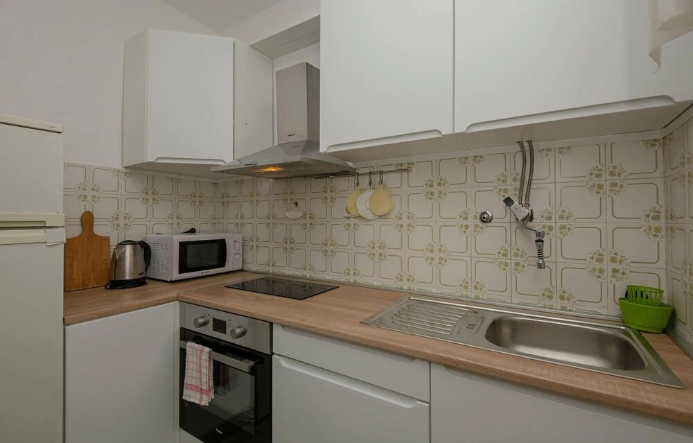 Amazing Apartment in Tucepi With 2 Bedrooms and Wifi