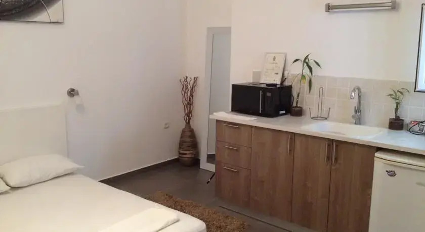 Guys Apartments