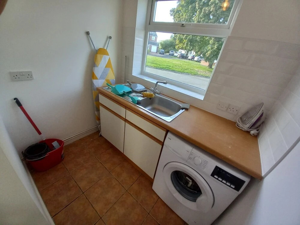 Leominster 3 Bedroom House, Parking Garden Private
