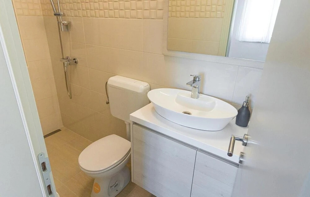 Amazing Home In Milna