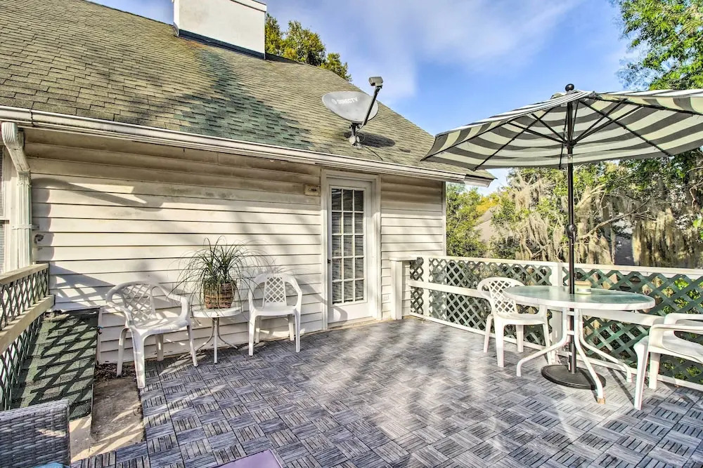 Family-Friendly Savannah Vacation Rental w/ Decks