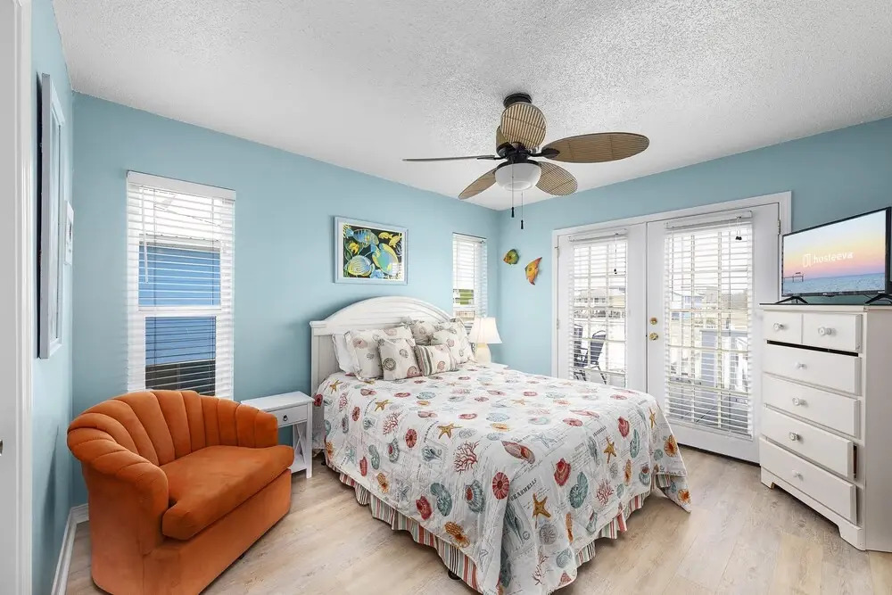 Luxury 5BR Living w Private Pool