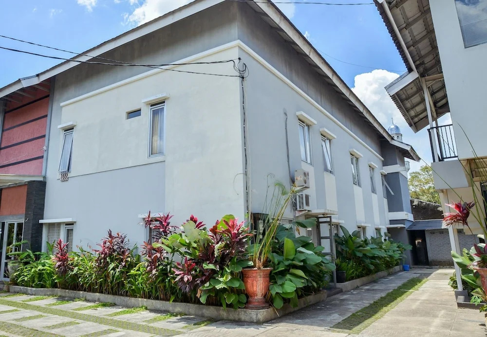 ZEN Rooms Basic UNINUS Syariah
