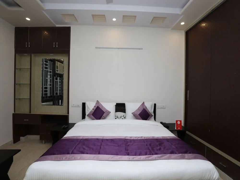 OYO 10960 Hotel Royal India