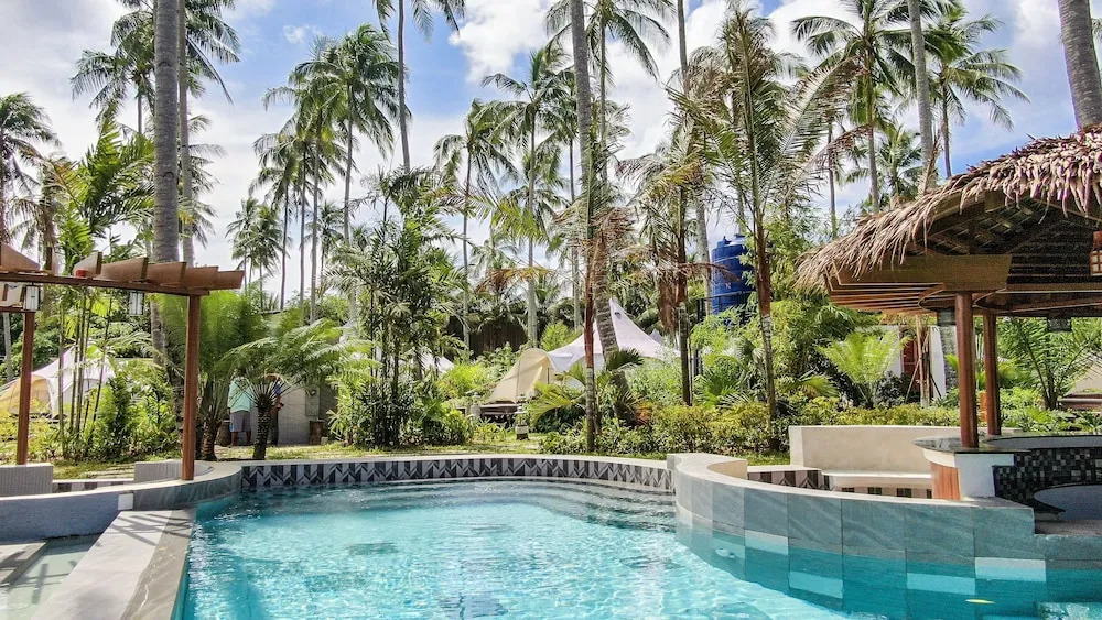 Mad Monkey Hostel Nacpan Beach