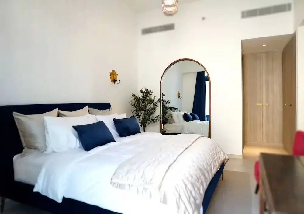 Spacious 2BR in Oxford 212 by Bespoke