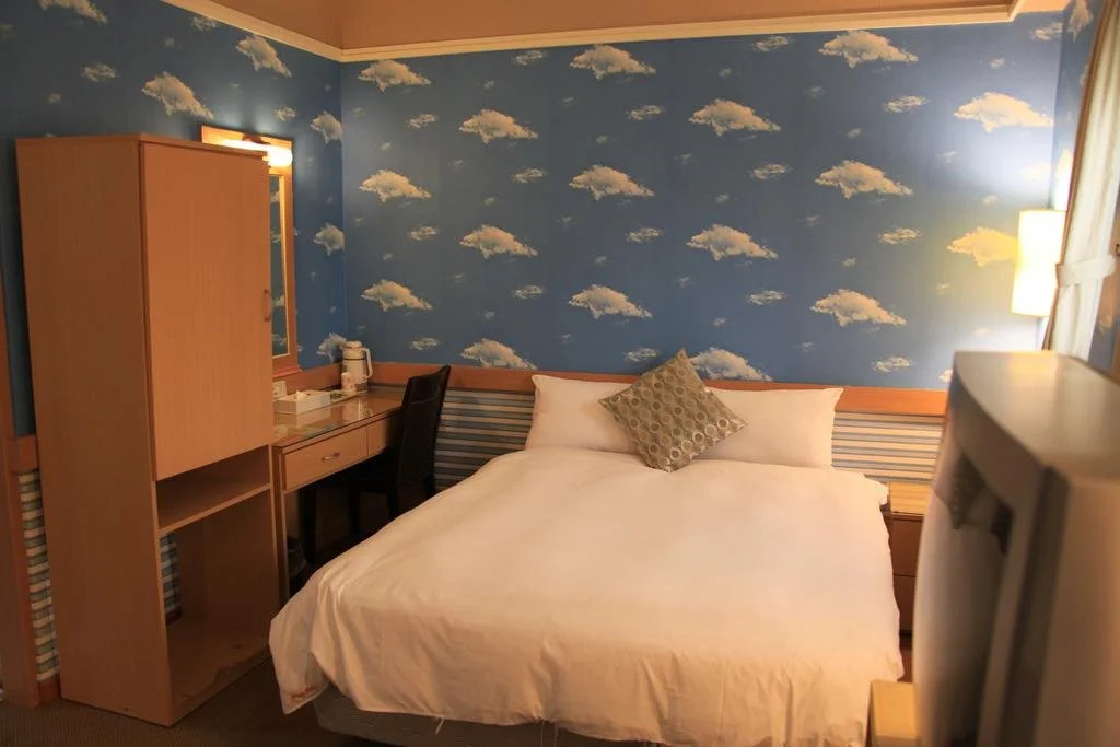 Manbo Holiday Hotel