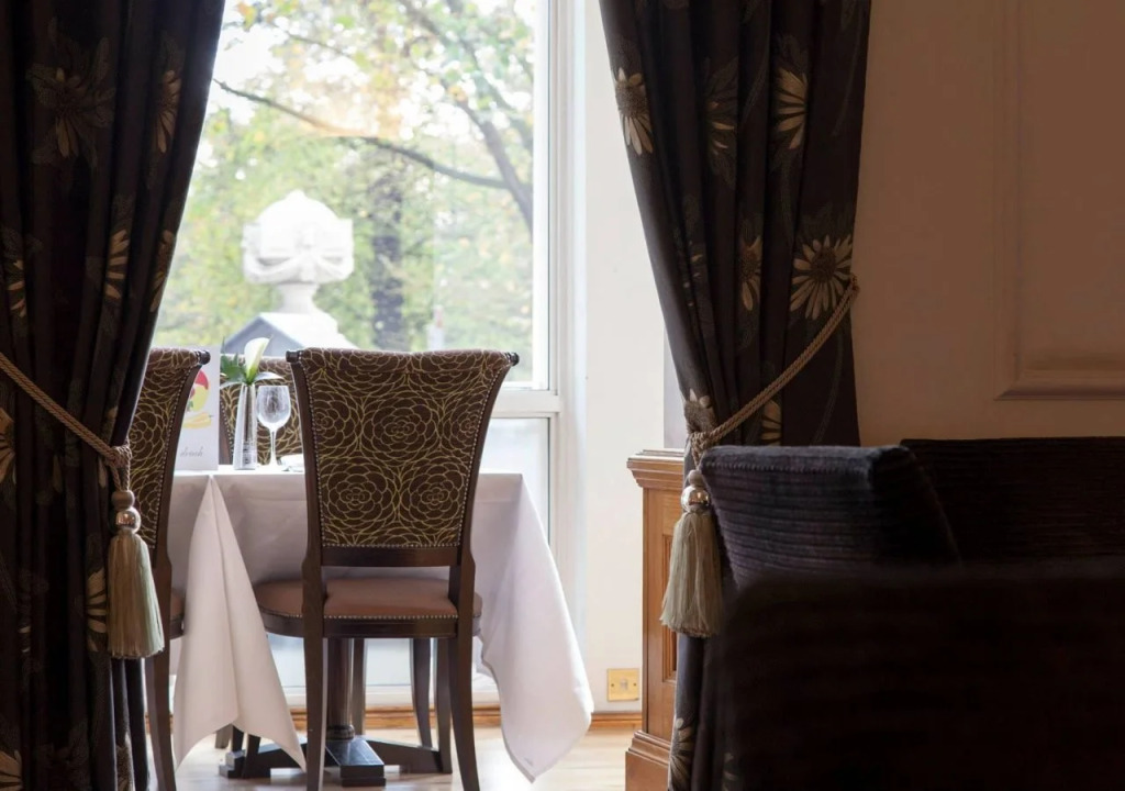 Thistle Hyde Park Hotel