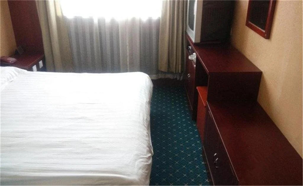 Chengde Jichu Hotel