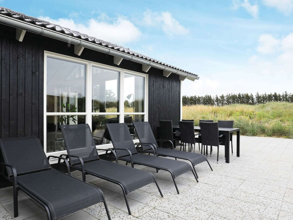 10 Person Holiday Home in Lokken-by Traum