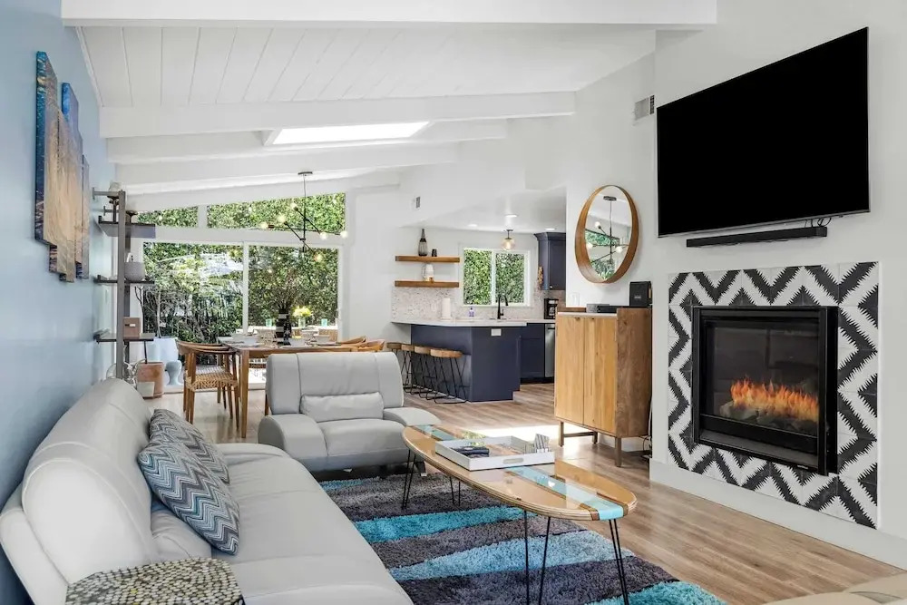 Stone Lagoon by Avantstay Steps to the Beach + Backyard Oasis!