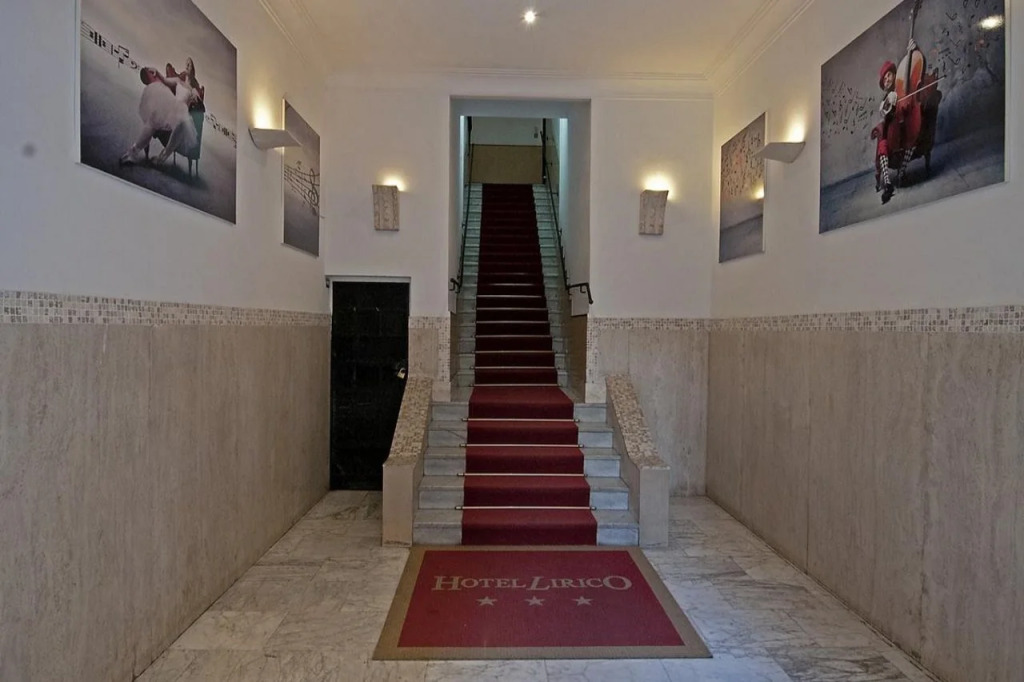 Hotel Lirico