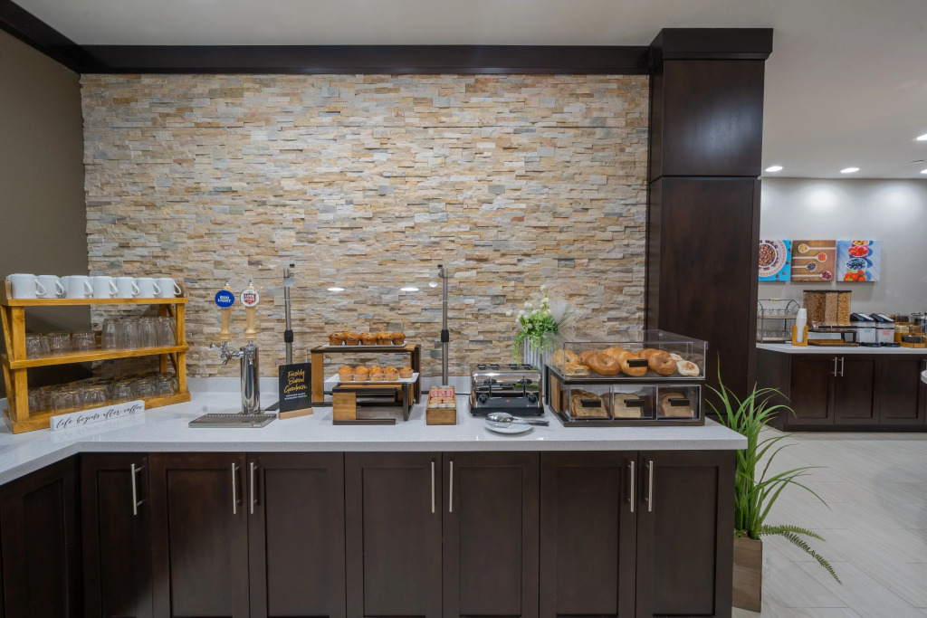 Staybridge Suites Houston East - Baytown by IHG