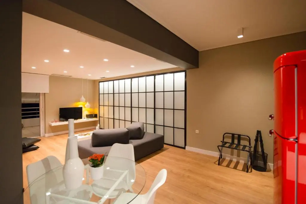 Ma Maison Nο 2, Luxury Central Suite with Parking, 15' to Acropolis by Metro, 1' from Metro