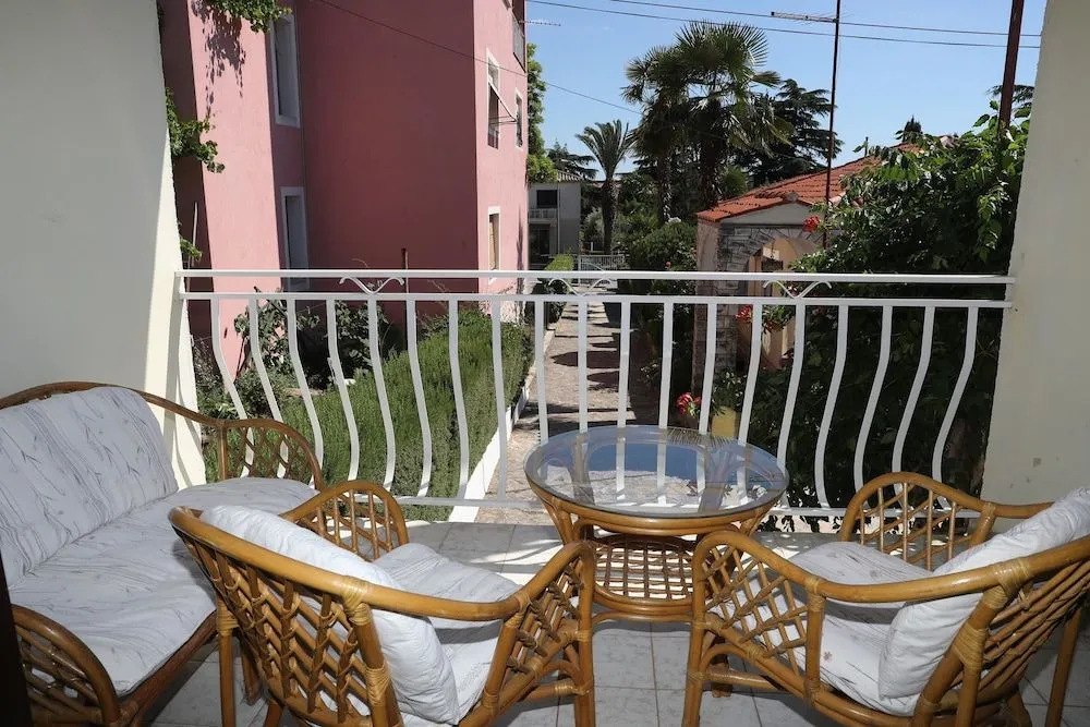 Apartments Knezović