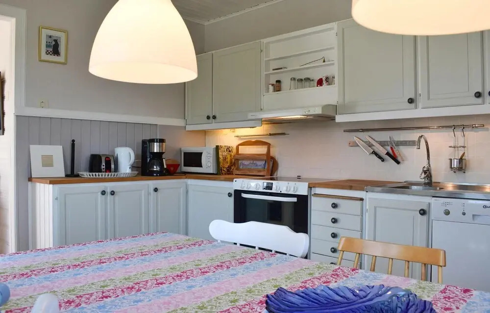 Awesome Home in Gärsnäs With 3 Bedrooms and Wifi