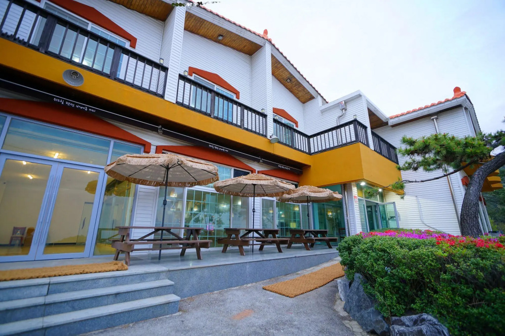 Byeonsanbando With Hill Pension