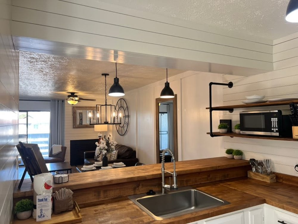 Turkey Nest by Beyond Expectations- Renovated 2BR