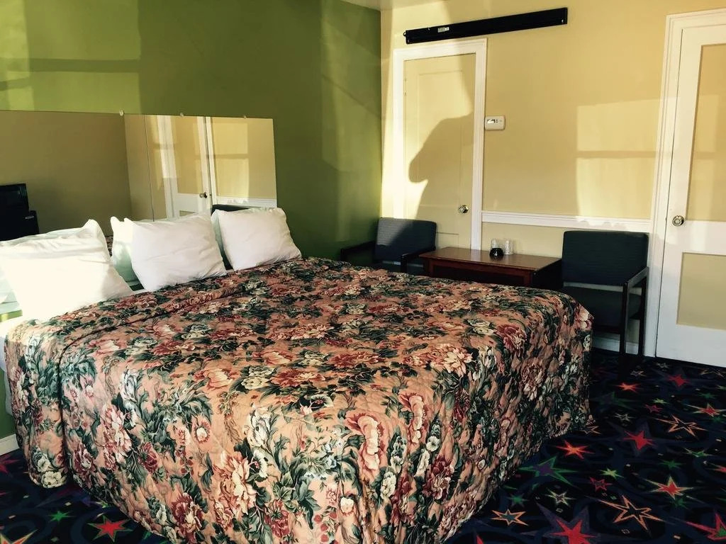 Paradise Inn