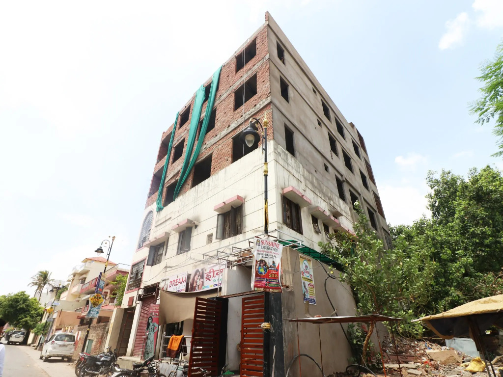 OYO Flagship 45455 Hotel Siddahant Palace