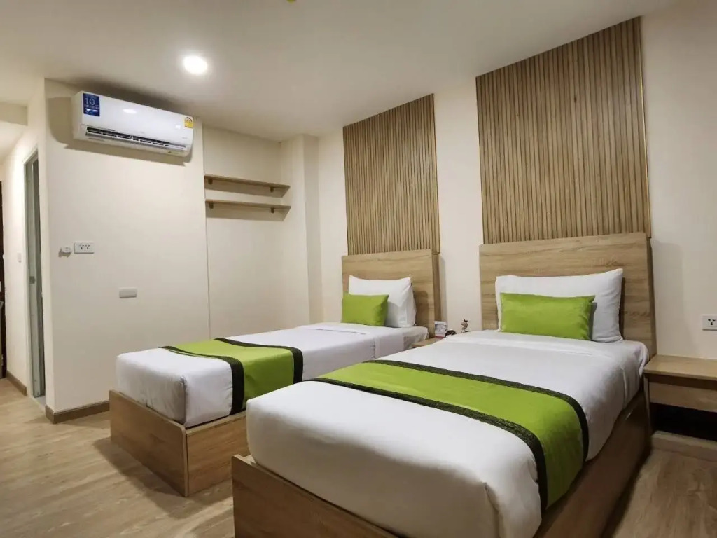 iCheck inn Darisa Patong