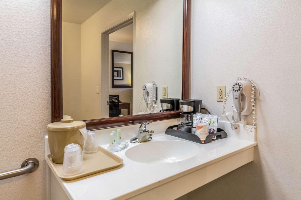 Quality Inn Fresno Near University