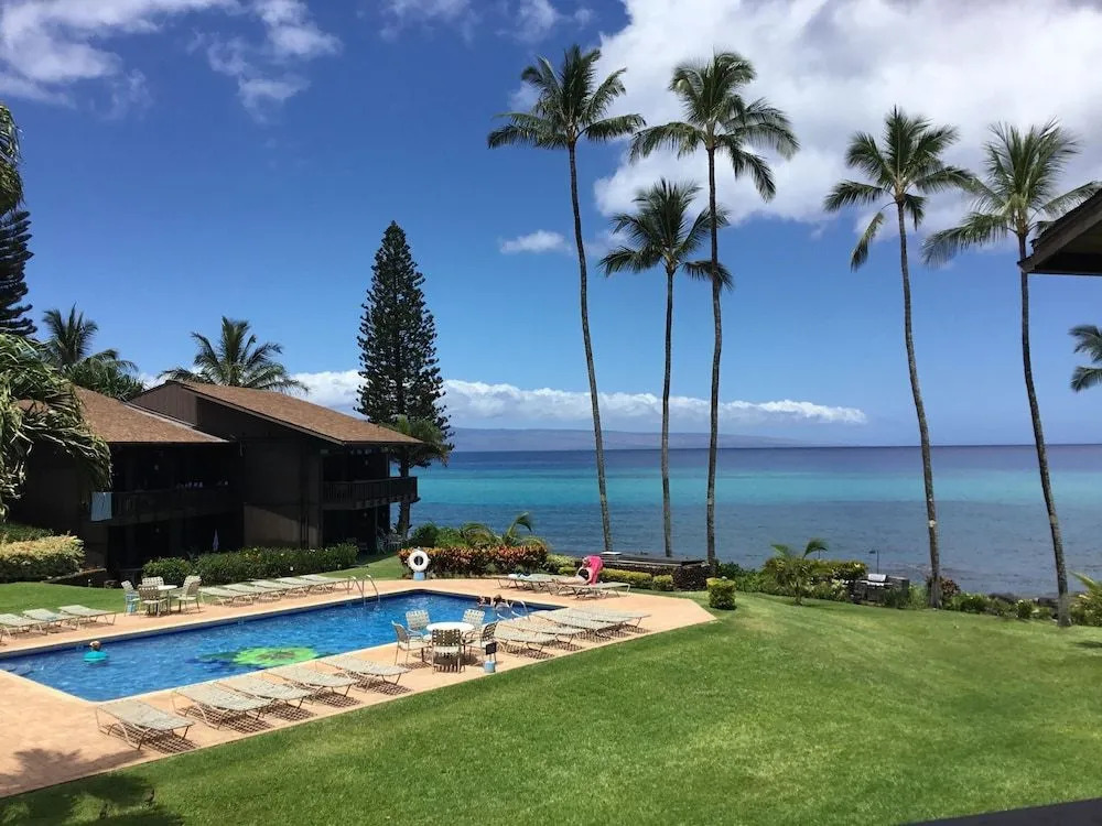 Lower Honoapiilani Condo #208 2 Bedrooms 2 Bathrooms Condo