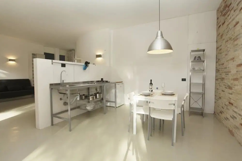 Apartment By The Sea, Max 6 People