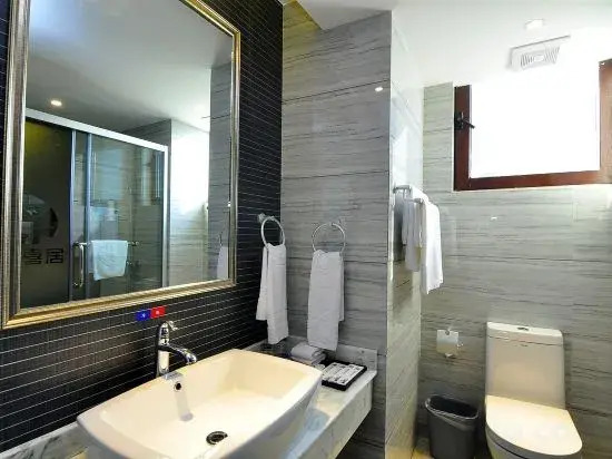 Rongting Holiday Inn Luoping