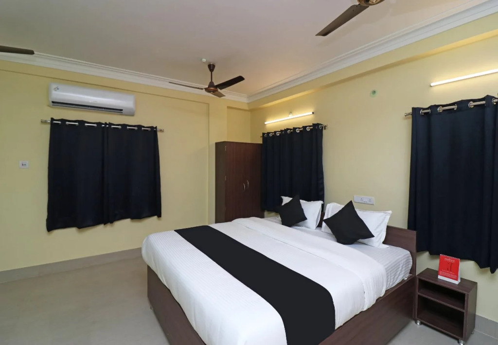 SilverKey Executive Stays 24890 Airport
