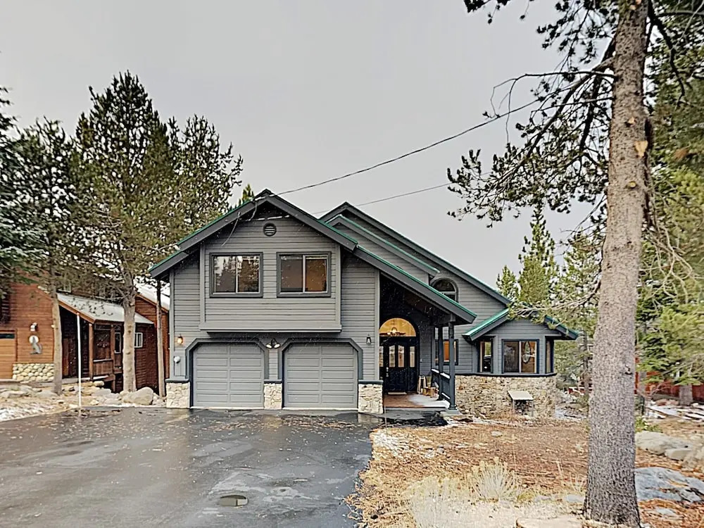 Snowpeak House 4 Bedrooms 3.5 Bathrooms Home