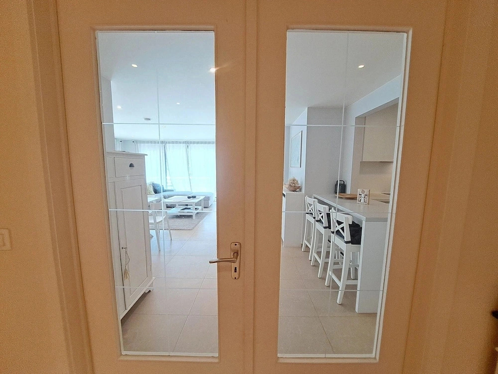 Spacious Family Stay Near the Beach