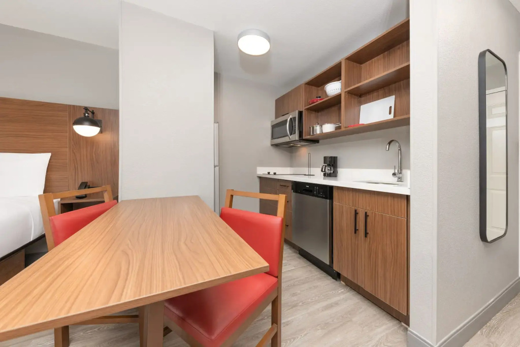 Hawthorn Extended Stay by Wyndham Bedford - Dallas