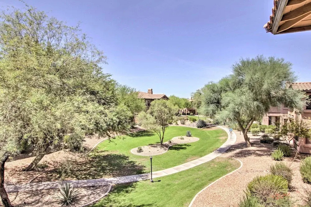 Scottsdale Condo w/ Balcony & Resort Amenities!