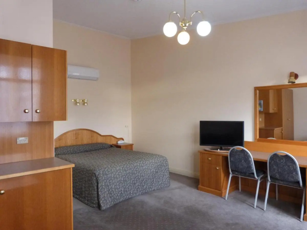 Glenelg Motel