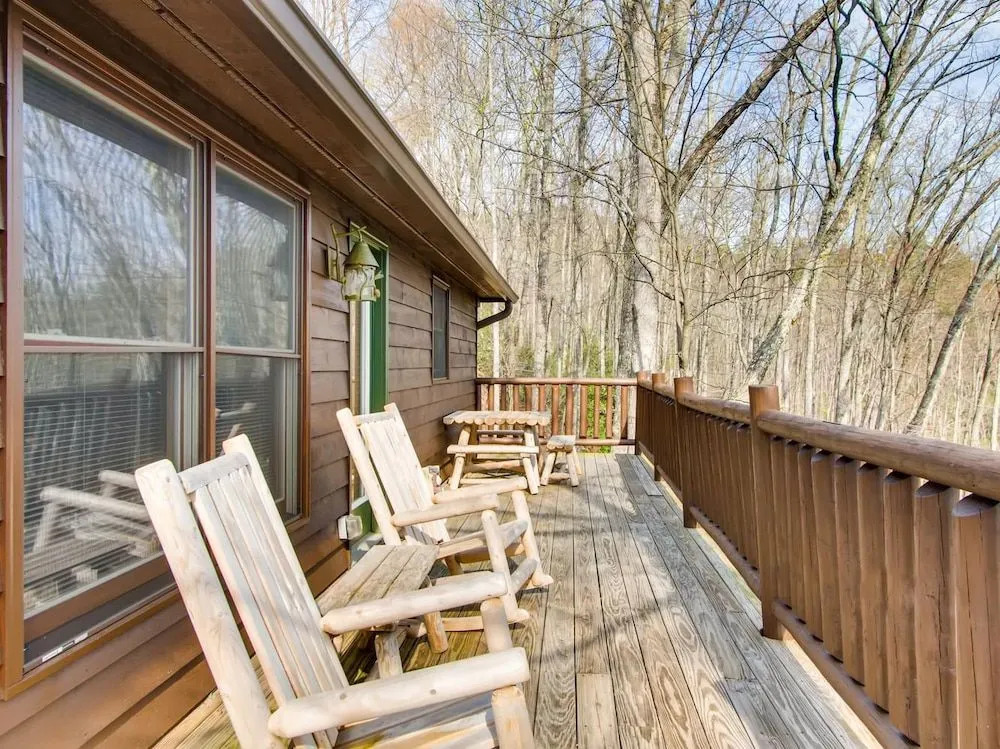 Acorn Ridge 2 Bedrooms 2 Bathrooms Cabin