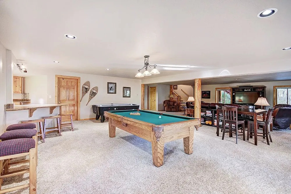 Discovery Lodge by RedAwning