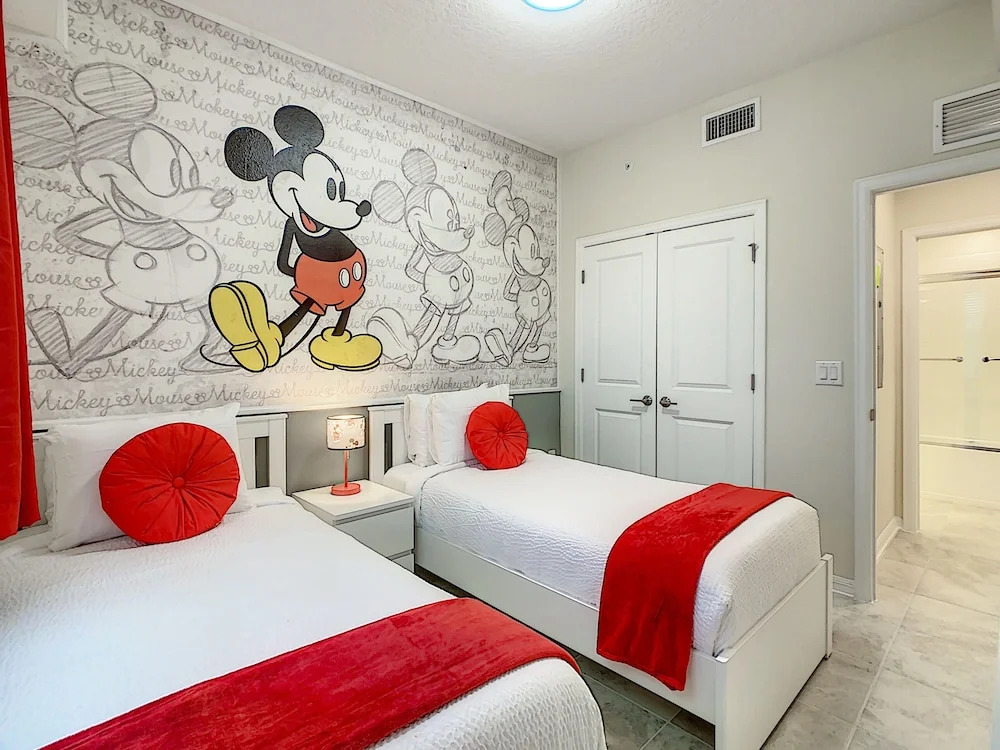Modern Condo Near Disney Foosball Water Park!