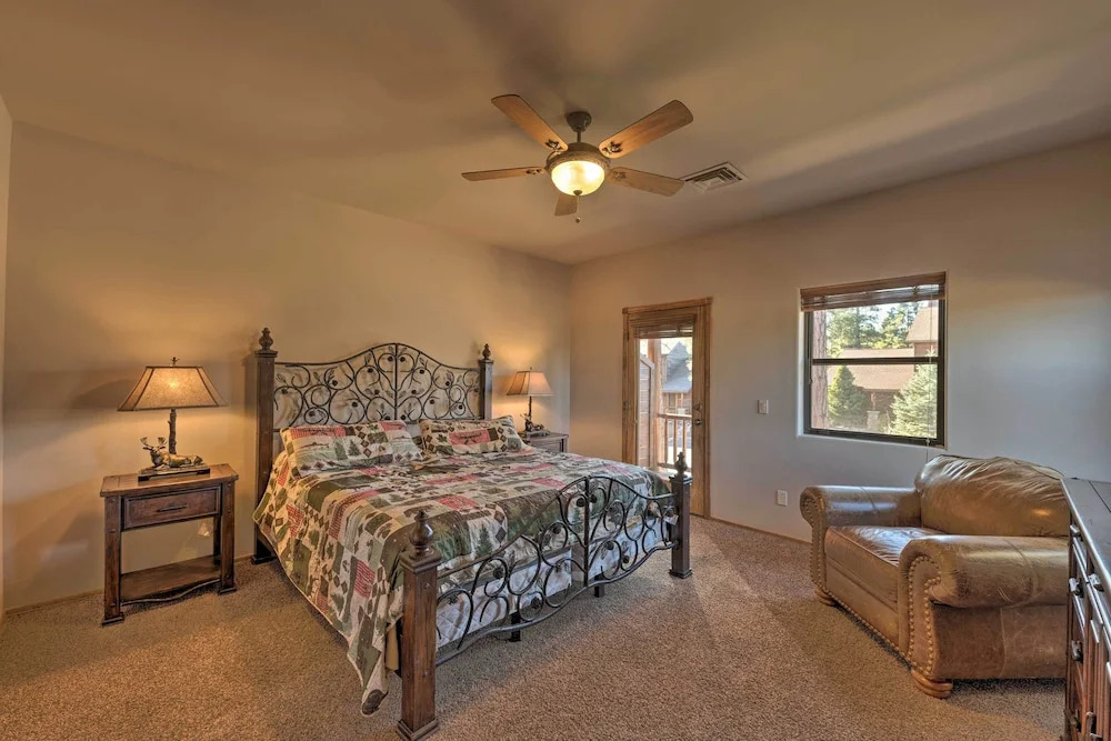 Spacious & Lovely Getaway w/ Deck in Show Low!