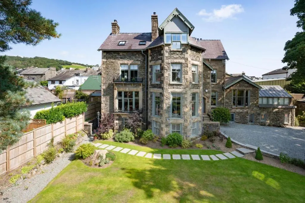 Loughrigg at Lipwood - Stunning 2 Bedroom - 1 Bathroom - Gentleman's Residence - Central Windermere