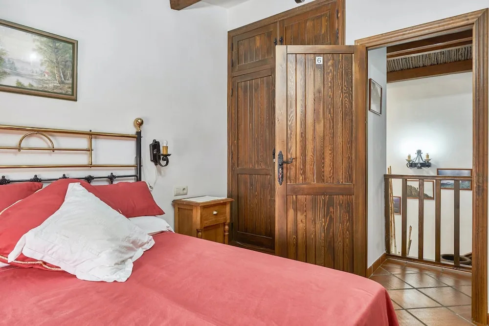 Villa With 6 Bedrooms in Puebla de Don Rodrigo, With Wonderful Mountain View, Private Pool, Furnished Balcony