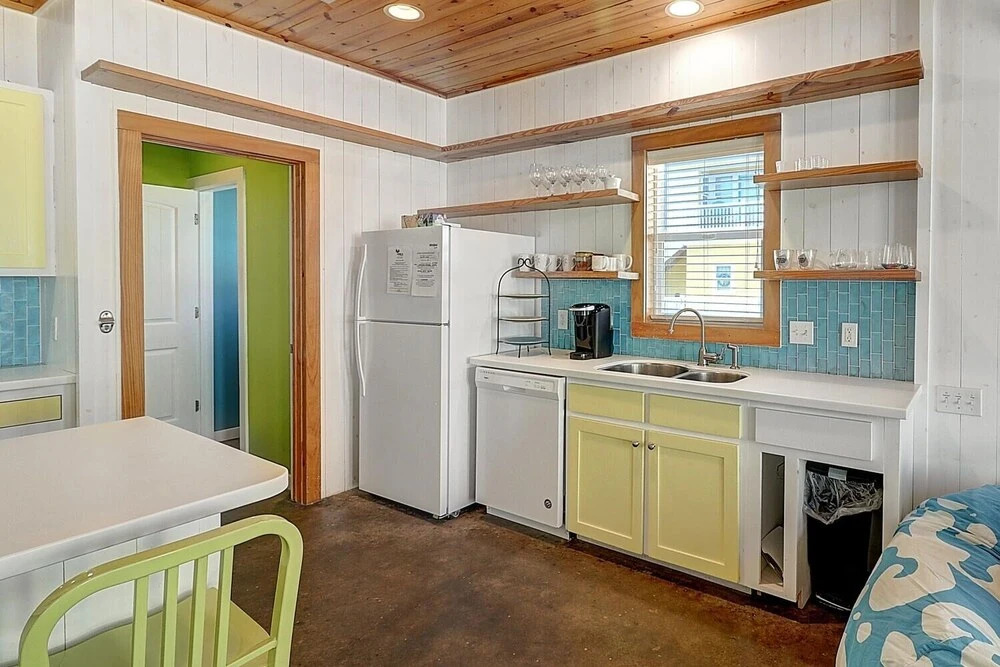 Mango and Cash 80vw 4 Bedrooms 4.5 Bathrooms Home
