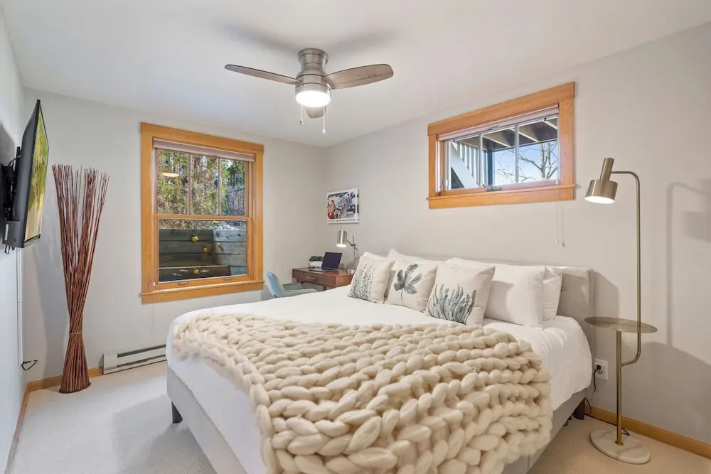 Sleek Condo - Near Park, Poudre River and Old Town
