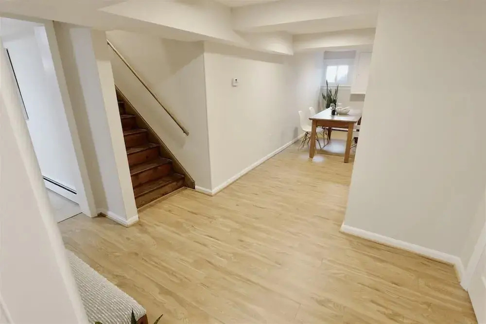 Top of the Town With Parking - 1 Bedroom