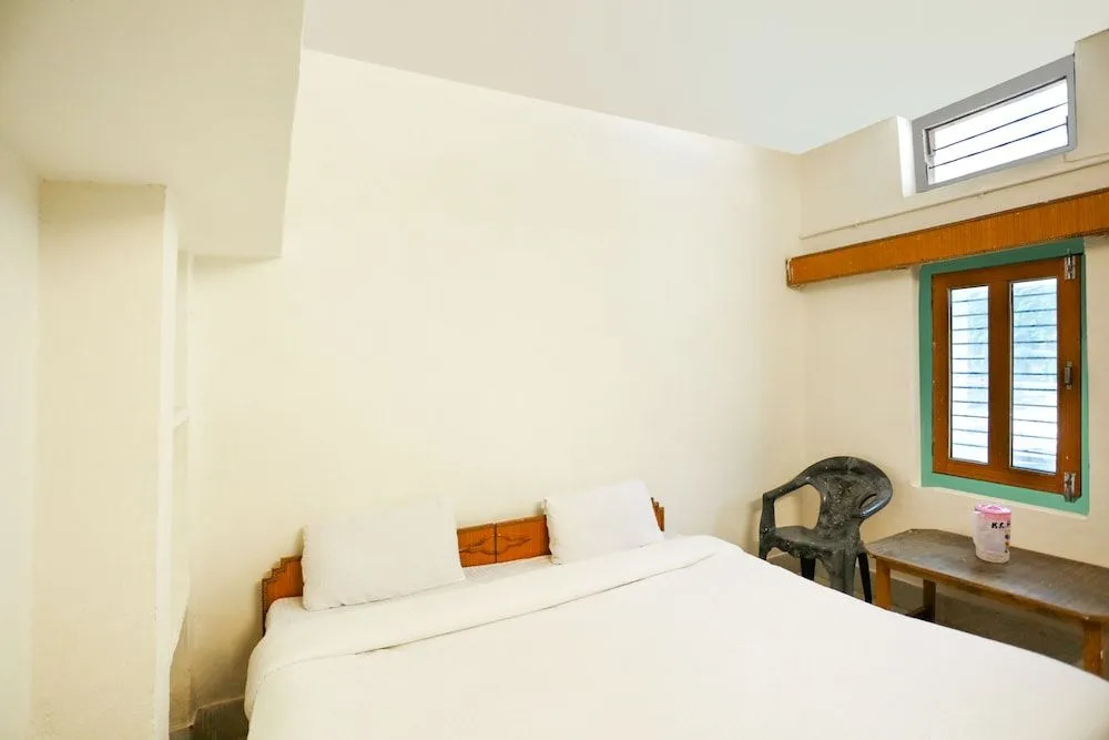 SPOT ON 44566 Hotel Gautam Park