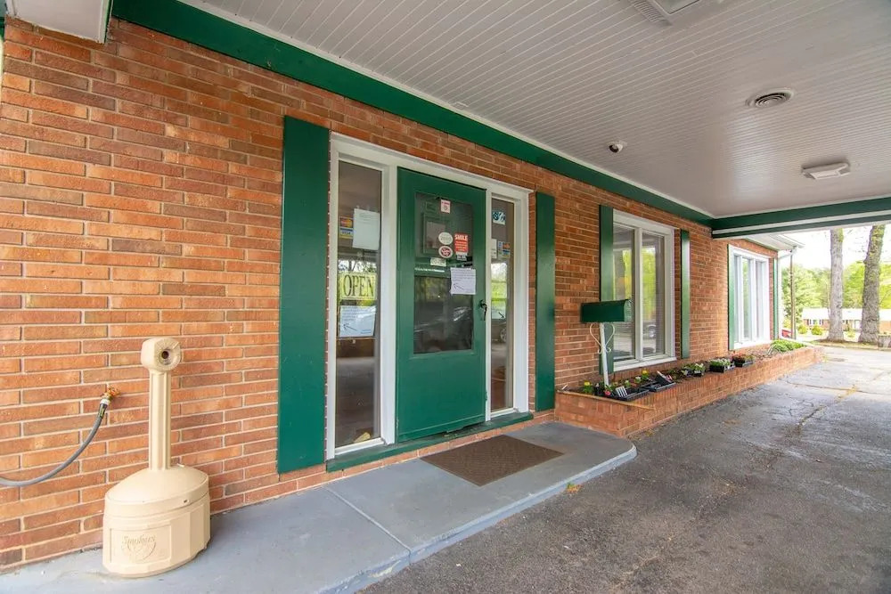 EDEN INN