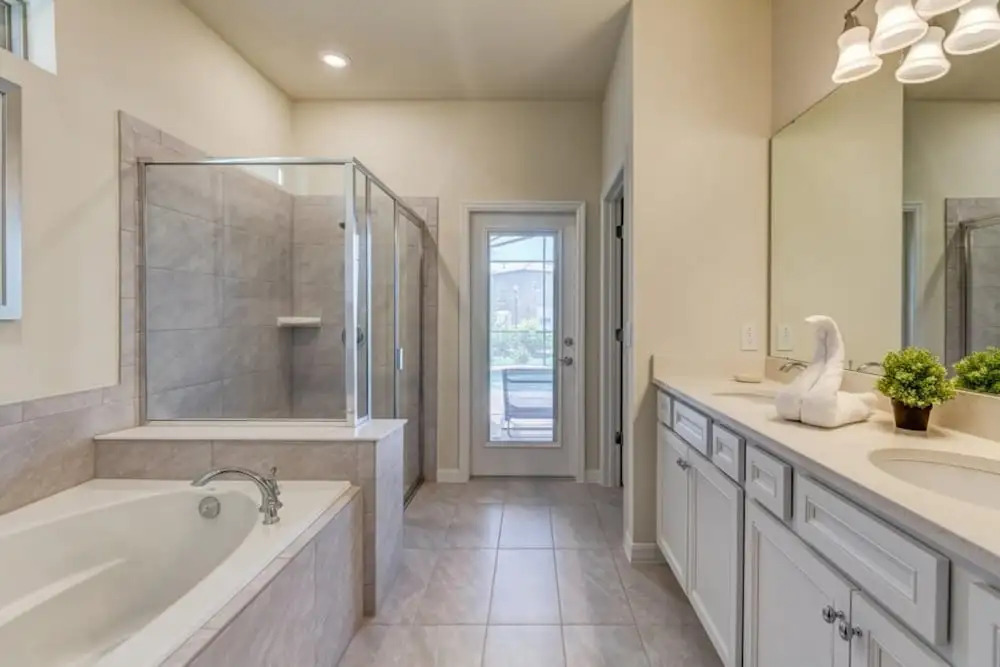 Bright Elegant Home at Solterra Resort Sol103