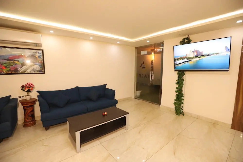 Hotel Starex Opp. Artemis Hospital
