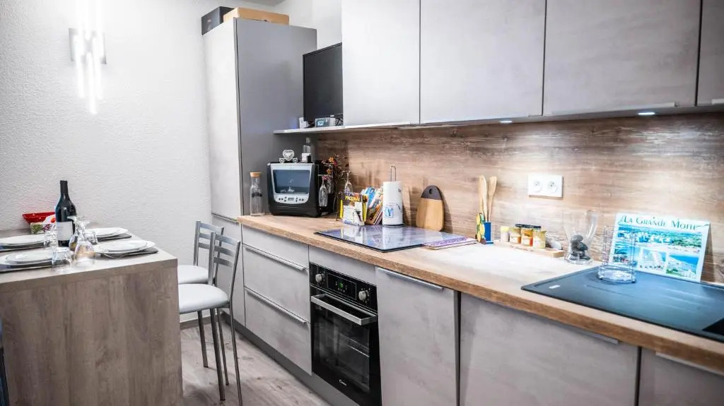 TI TAHITI STUDIO-3MIN PLAGE-TERRASSE COSY-WIFI-PARKING - CoHôteConciergerie La Grande Motte