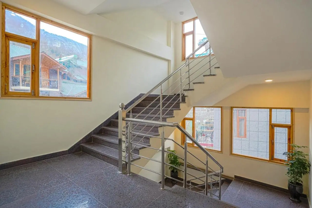 Hotel Divine Paradise Manali